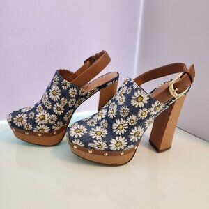 Brand new! Report Footwear Daisy Platform Heels Size 8